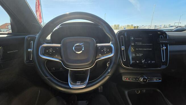 Volvo XC 40 biała perła R design AWD