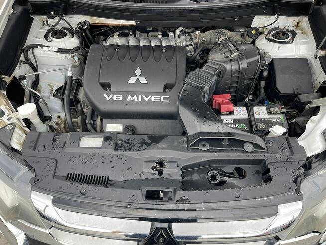 Mitsubishi Outlander GT V6 AWD HAK Automat Skóra Kamera Podgrz. 7osob.