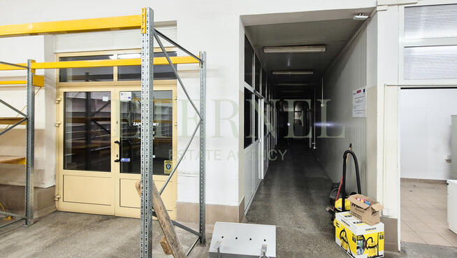 Kompleks biurowo-magazynowy na sprzedaż 1000m2