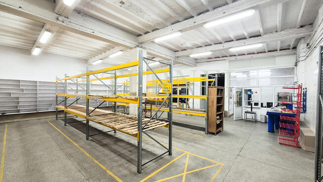 Kompleks biurowo-magazynowy na sprzedaż 1000m2
