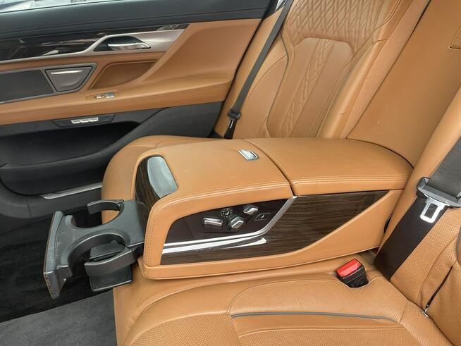 BMW 750 EU Long Mpakiet xDrive HAK Masaż Harman/Kardon Pneumatyka
