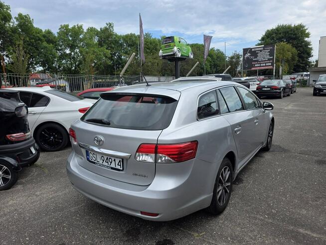 Toyota Avensis 2.0 Benzyna 152 KM, Kamera, Klimatyzacja, Bluetooth, Alufelgi, Navi