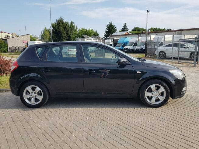 Kia Cee'd 1,4 Benzyna Klimatronik Nawigacja Kamera Zarejestrowany Gwarancja