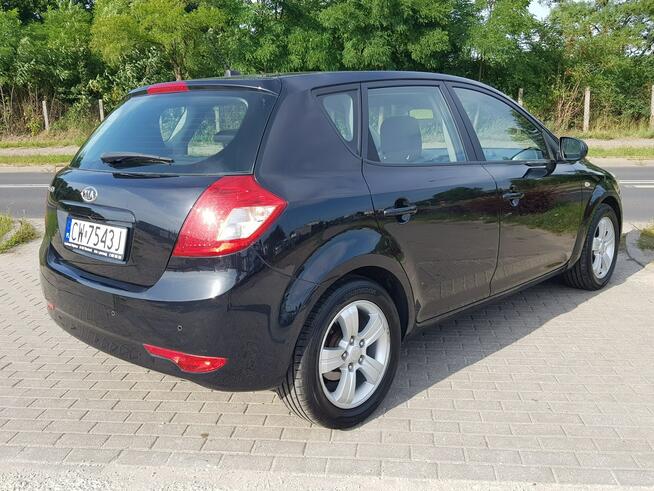Kia Cee'd 1,4 Benzyna Klimatronik Nawigacja Kamera Zarejestrowany Gwarancja