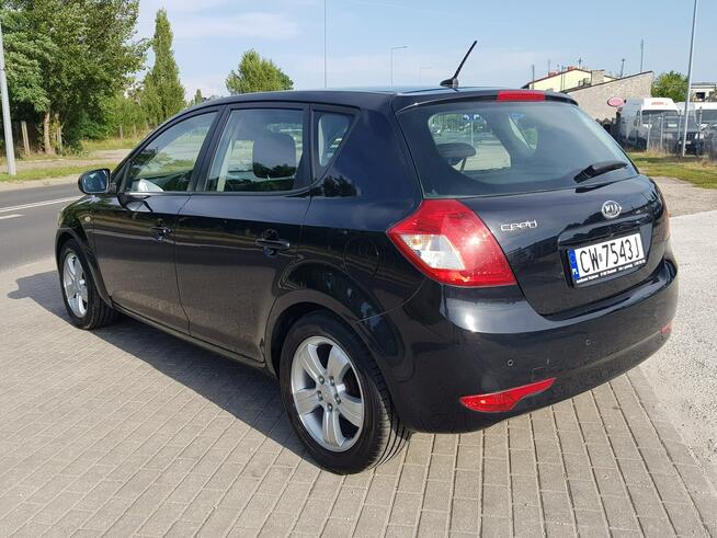 Kia Cee'd 1,4 Benzyna Klimatronik Nawigacja Kamera Zarejestrowany Gwarancja