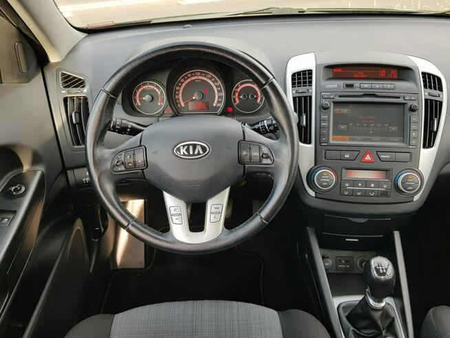 Kia Cee'd 1,4 Benzyna Klimatronik Nawigacja Kamera Zarejestrowany Gwarancja