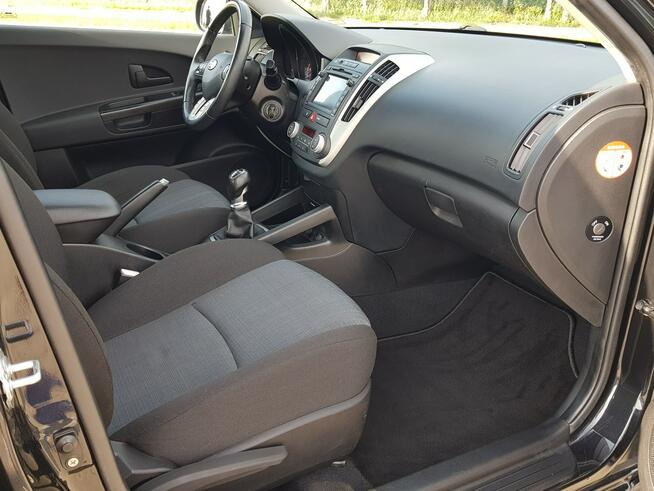 Kia Cee'd 1,4 Benzyna Klimatronik Nawigacja Kamera Zarejestrowany Gwarancja