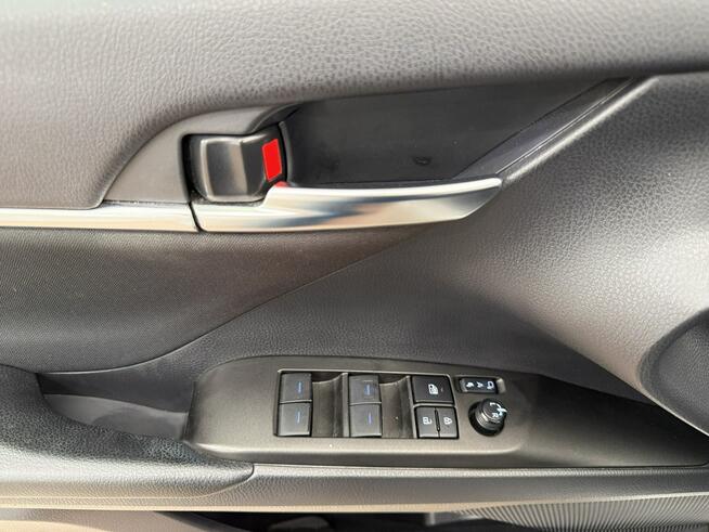 Toyota Camry 2.5 Hybrid Comfort CVT Sedan
