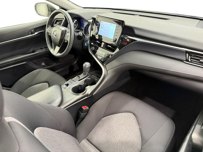 Toyota Camry 2.5 Hybrid Comfort CVT Sedan