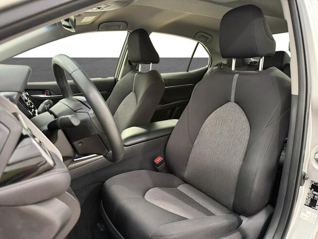 Toyota Camry 2.5 Hybrid Comfort CVT Sedan