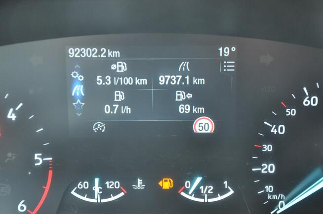 Ford Focus 1.5TDCi 120KM ST-Line Mały przebieg LED Navi Asystenci Super stan