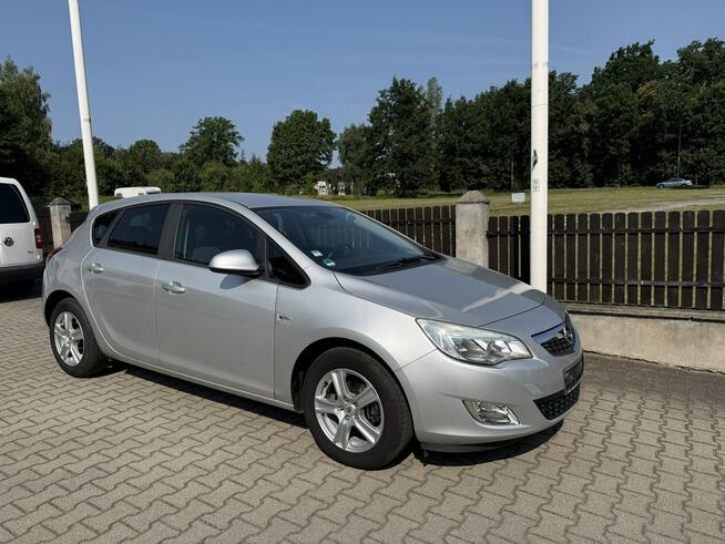 Opel Astra 1,4 benzyna ładna opłacona .