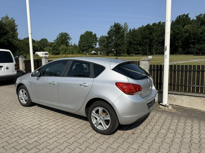 Opel Astra 1,4 benzyna ładna opłacona .