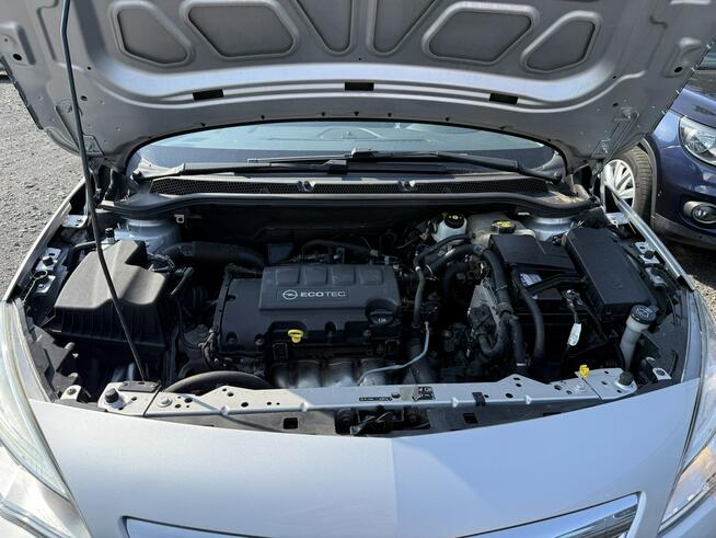 Opel Astra 1,4 benzyna ładna opłacona .
