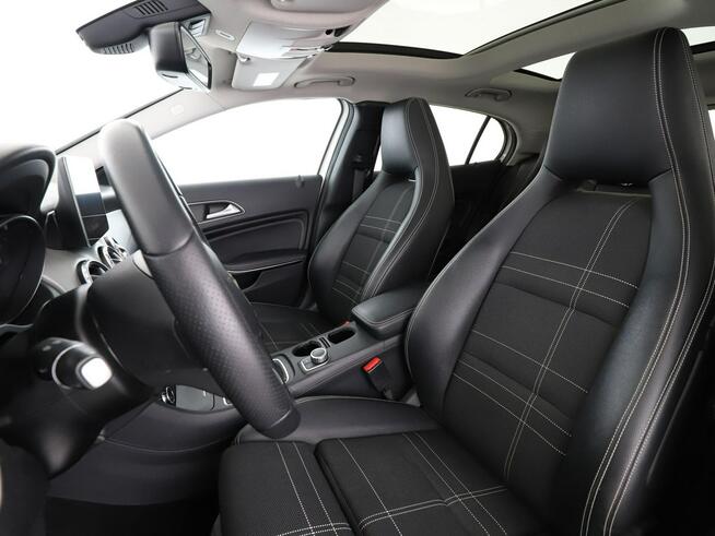Mercedes GLA 180 pdc grzane fotele bixenon+led tempomat navi auto klima