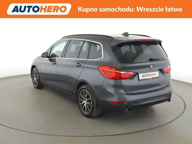 BMW 220 7 os. automat full LED navi klima auto grzane fotele czujniki parkowan