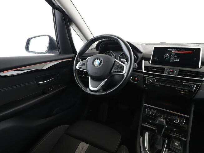 BMW 220 7 os. automat full LED navi klima auto grzane fotele czujniki parkowan