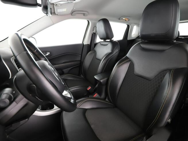 Jeep Compass pdc navi kamera manual el fotele skora