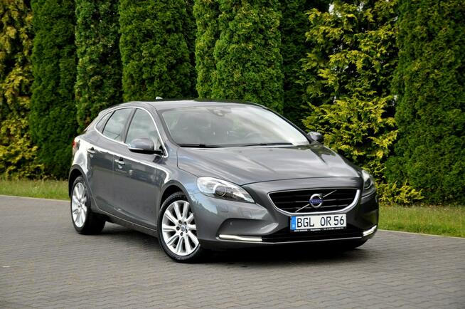 Volvo V40 1.6d(115KM)*Lift*Xenon*Led*Virtual*Kamera*Parkt Asista*Alu17"ASO FULL