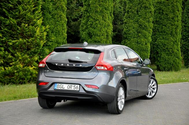 Volvo V40 1.6d(115KM)*Lift*Xenon*Led*Virtual*Kamera*Parkt Asista*Alu17"ASO FULL