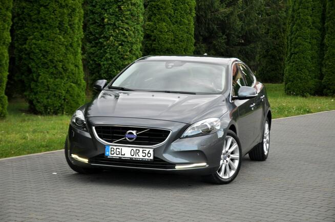 Volvo V40 1.6d(115KM)*Lift*Xenon*Led*Virtual*Kamera*Parkt Asista*Alu17"ASO FULL