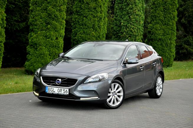 Volvo V40 1.6d(115KM)*Lift*Xenon*Led*Virtual*Kamera*Parkt Asista*Alu17"ASO FULL