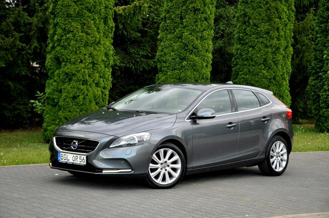 Volvo V40 1.6d(115KM)*Lift*Xenon*Led*Virtual*Kamera*Parkt Asista*Alu17"ASO FULL