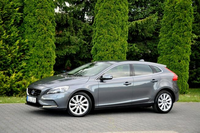 Volvo V40 1.6d(115KM)*Lift*Xenon*Led*Virtual*Kamera*Parkt Asista*Alu17"ASO FULL