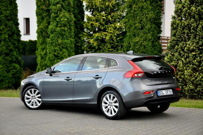 Volvo V40 1.6d(115KM)*Lift*Xenon*Led*Virtual*Kamera*Parkt Asista*Alu17"ASO FULL