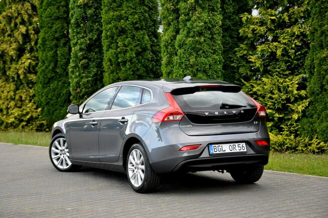 Volvo V40 1.6d(115KM)*Lift*Xenon*Led*Virtual*Kamera*Parkt Asista*Alu17"ASO FULL