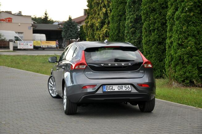 Volvo V40 1.6d(115KM)*Lift*Xenon*Led*Virtual*Kamera*Parkt Asista*Alu17"ASO FULL