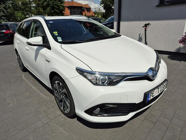 Toyota Auris 1.8 hybrid climatronic kamera grzane fotele