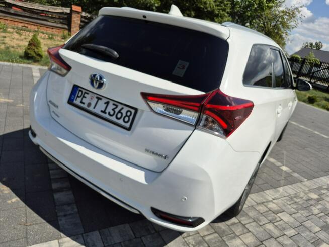 Toyota Auris 1.8 hybrid climatronic kamera grzane fotele