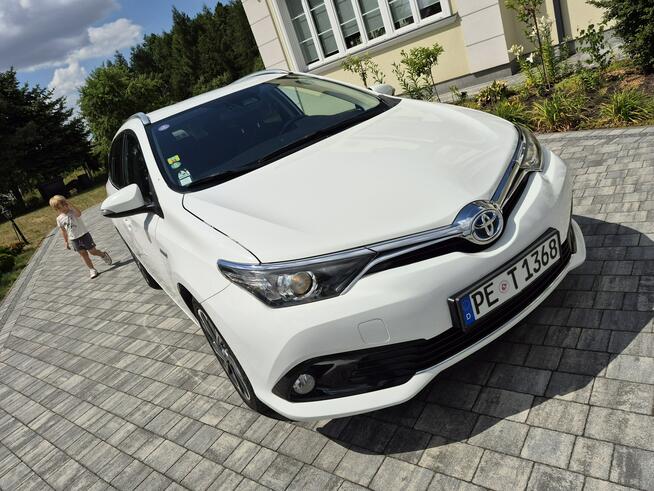 Toyota Auris 1.8 hybrid climatronic kamera grzane fotele