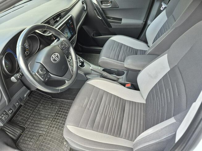 Toyota Auris 1.8 hybrid climatronic kamera grzane fotele