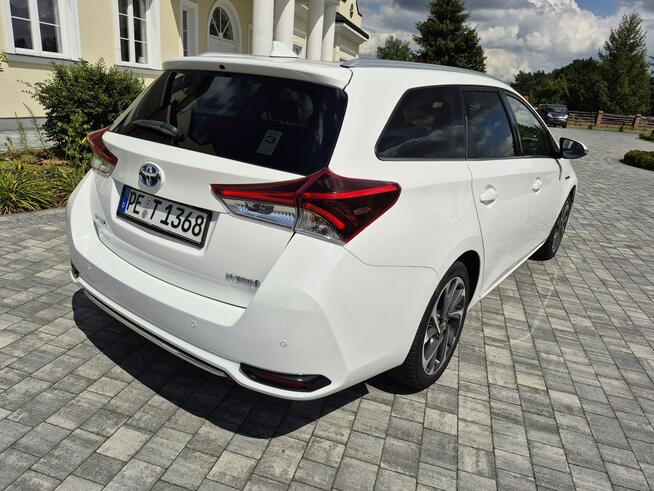 Toyota Auris 1.8 hybrid climatronic kamera grzane fotele