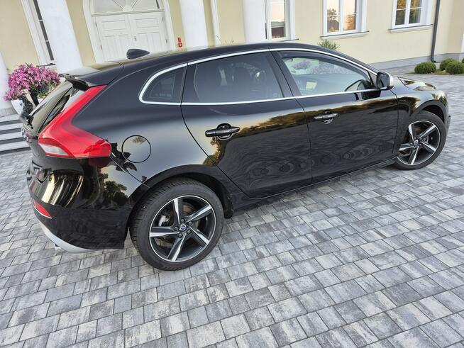 Volvo V40 2.0d 190km R-DESIGN navi full led chromy