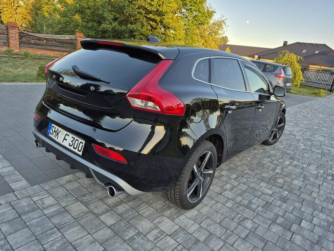 Volvo V40 2.0d 190km R-DESIGN navi full led chromy