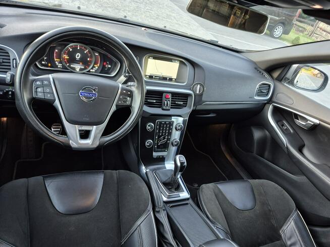 Volvo V40 2.0d 190km R-DESIGN navi full led chromy