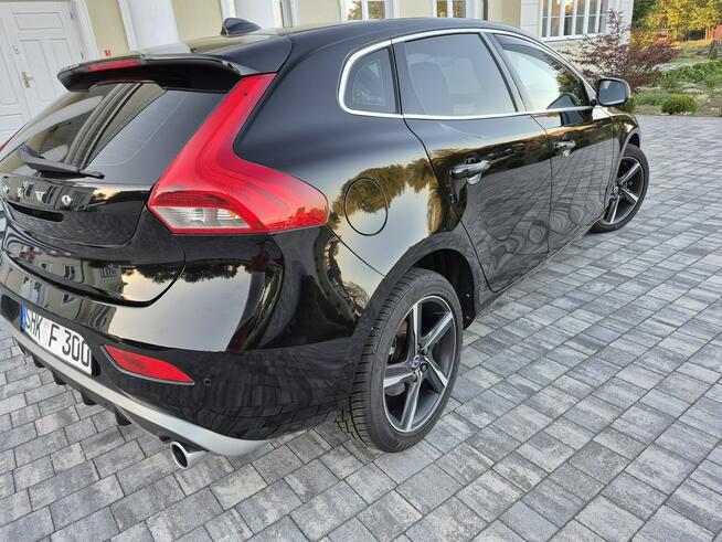 Volvo V40 2.0d 190km R-DESIGN navi full led chromy
