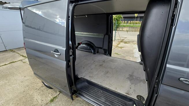 Volkswagen Transporter drzwi suwane z lewej i z prawej strony z dociągami, lampy ksenonowe, n
