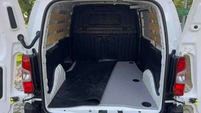 Opel Combo 1,5diesel Nowy Rozrząd+Oleje.Serwis.CarPlay.Tempomat.Hak.Parktr. Tylny