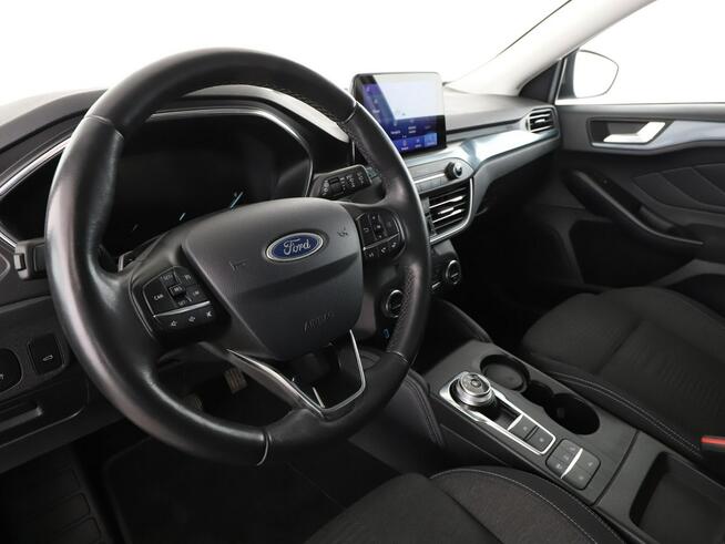 Ford Focus automat full LED navi klima auto grzane fotele kamera i czujniki parko