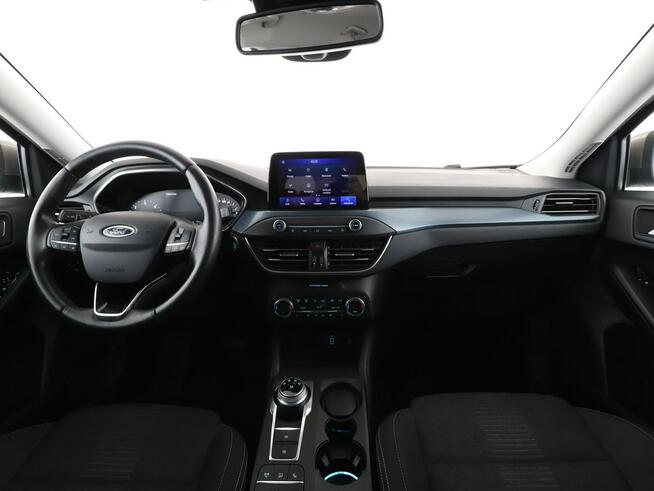 Ford Focus automat full LED navi klima auto grzane fotele kamera i czujniki parko