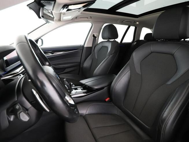 BMW 520 20d Automat Sport Line Panorama Navi Tempomat Grzane Sportsitze Kamera