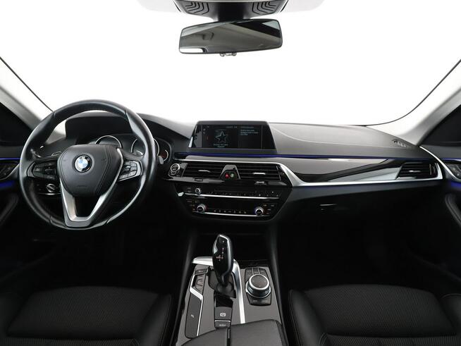 BMW 520 20d Automat Sport Line Panorama Navi Tempomat Grzane Sportsitze Kamera