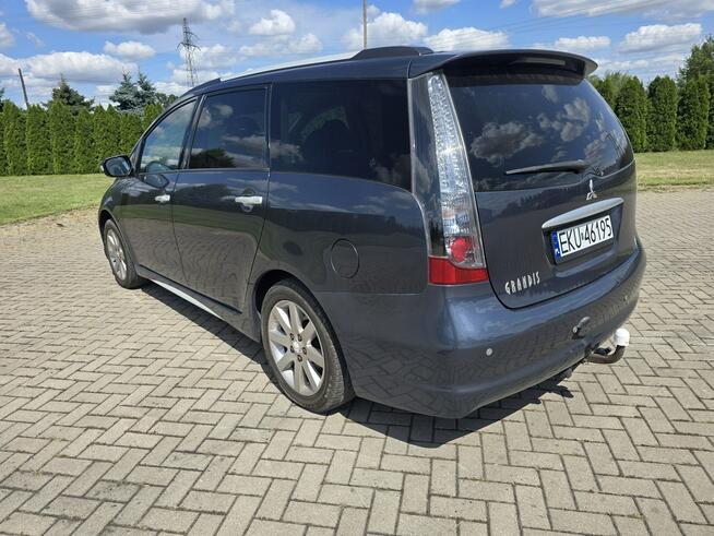 Mitsubishi Grandis 2,4Benz. Parktronic.7 Foteli.Klimatyzacja.Parktronic.Hak