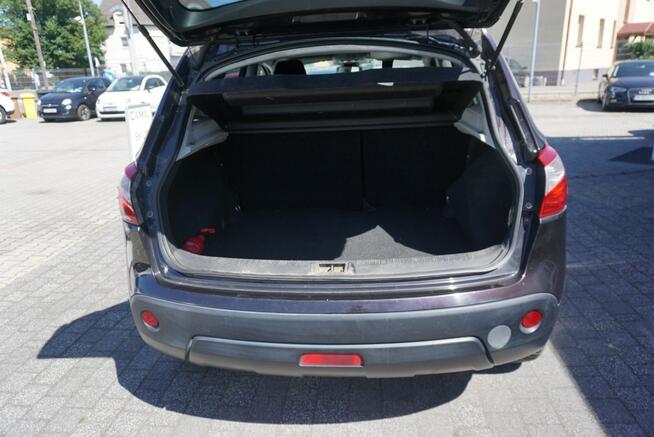 Nissan Qashqai polski salon