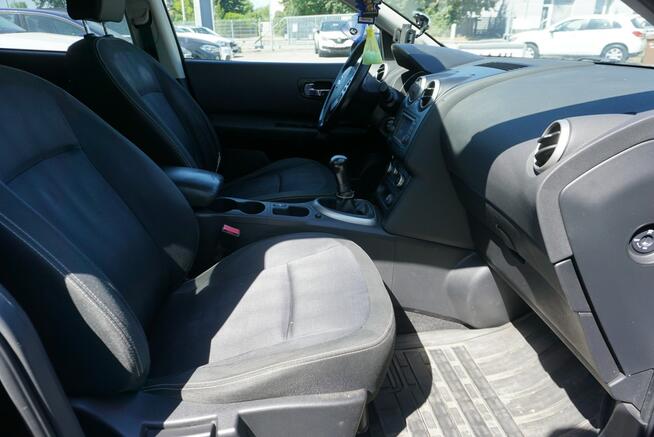 Nissan Qashqai polski salon