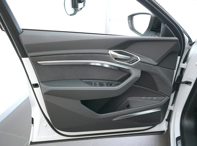 Audi Q8 e-tron 55 408KM Sline B&O MatrixLED TempomatACC Pneumatyka Kamery360